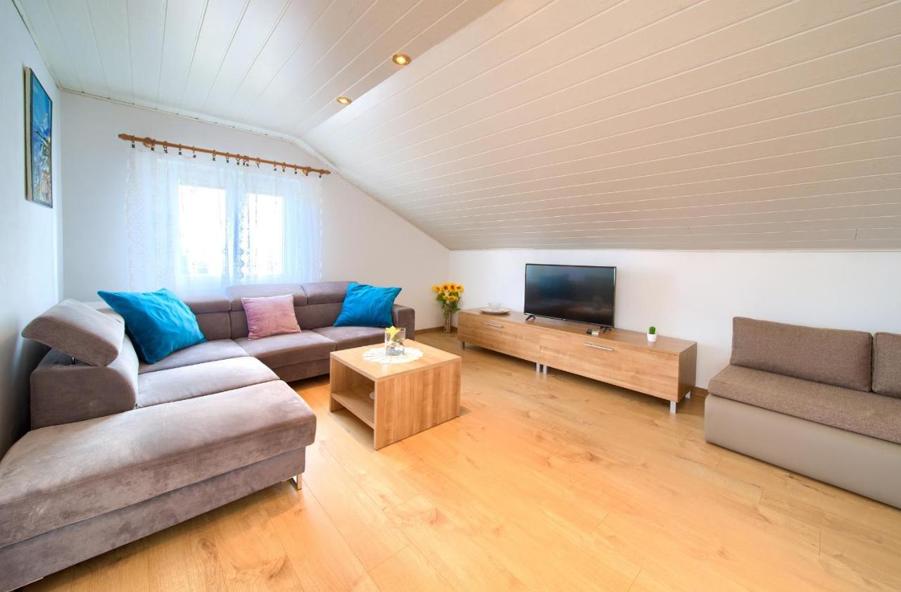 Apartment Mladen Krk Town Bagian luar foto