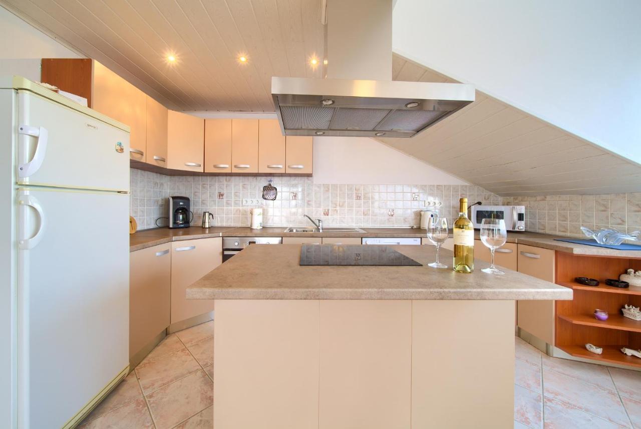 Apartment Mladen Krk Town Bagian luar foto