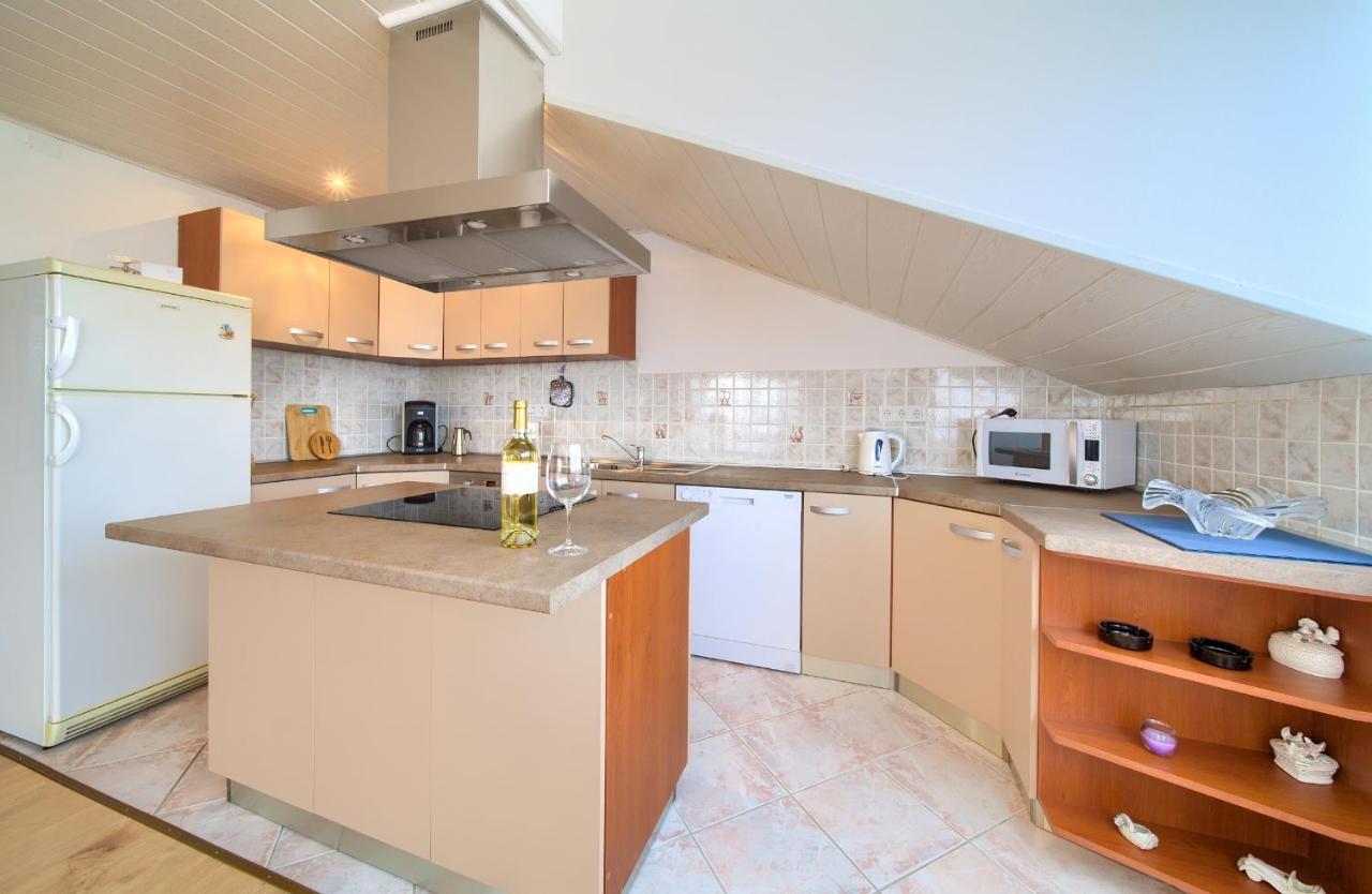 Apartment Mladen Krk Town Bagian luar foto