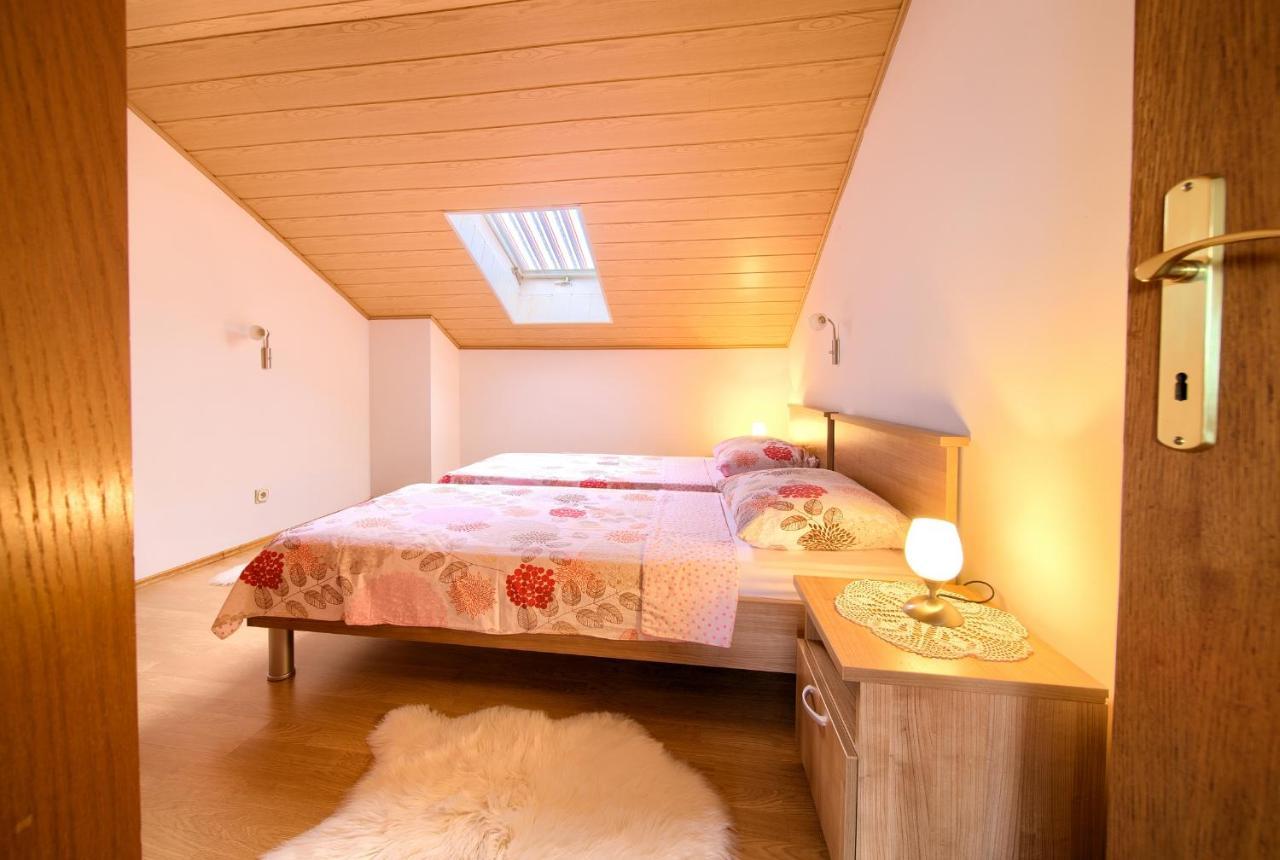 Apartment Mladen Krk Town Bagian luar foto