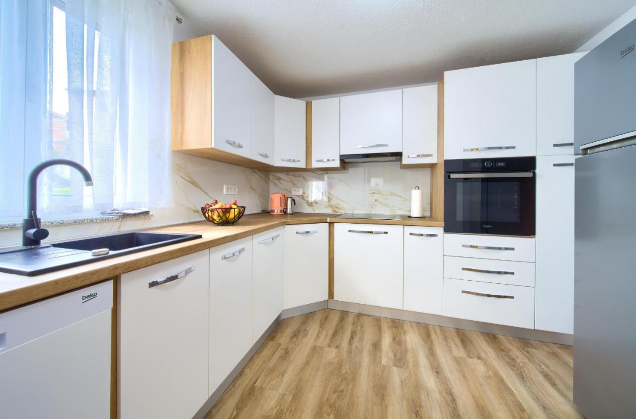 Apartment Mladen Krk Town Bagian luar foto
