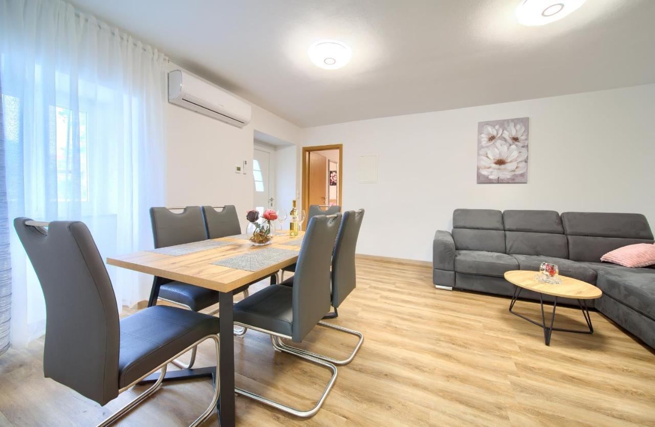 Apartment Mladen Krk Town Bagian luar foto