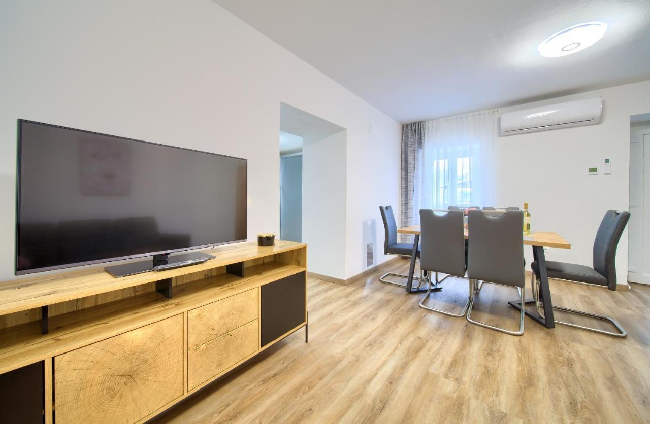 Apartment Mladen Krk Town Bagian luar foto