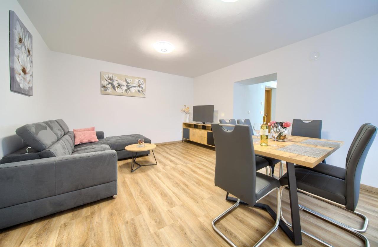 Apartment Mladen Krk Town Bagian luar foto